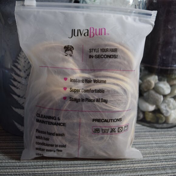 Brand New Juva Bun Messy Bun Dark Blonde with Highlights 'Beach' - Picture 3 of 8